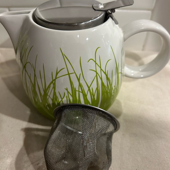 Tea Forte PUGG Ceramic Teapot - Spring Grass - Picture 4 of 6
